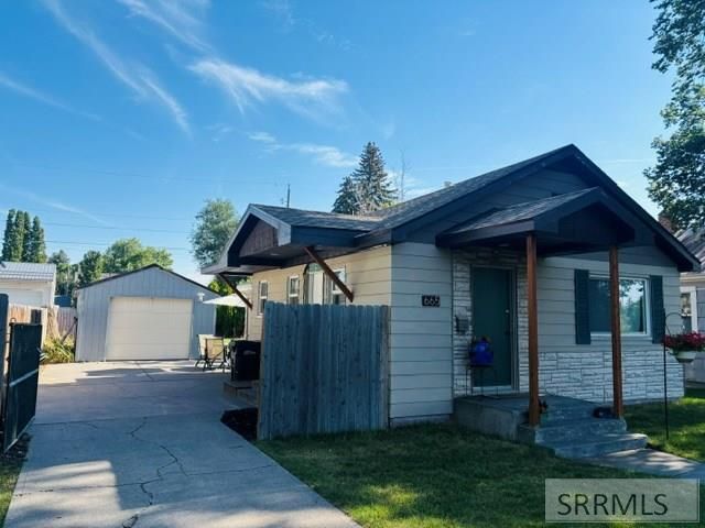 665 E 14th Street, Idaho Falls, ID 83404