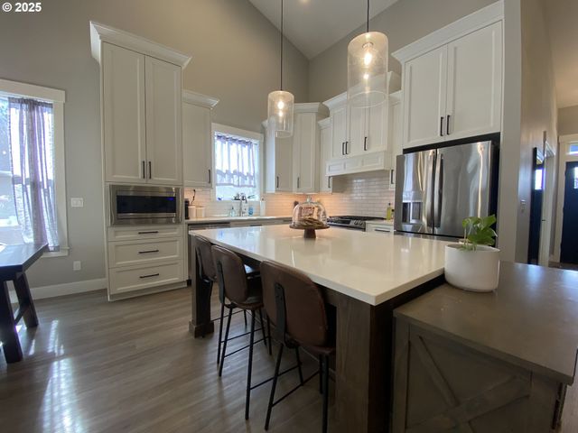 1624 YORK BUTTE Ave, Salem, OR 97306