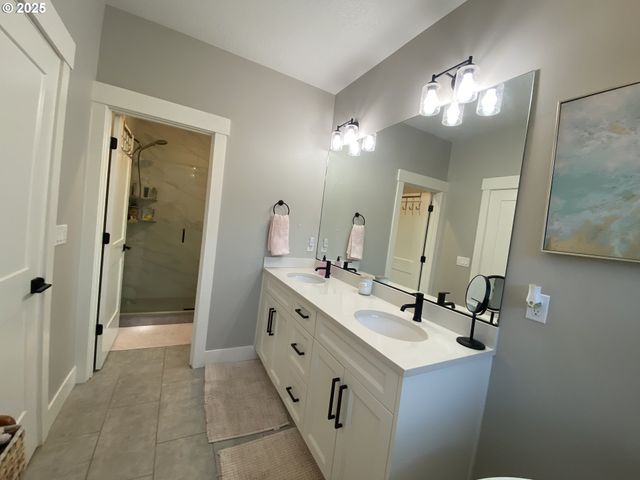 1624 YORK BUTTE Ave, Salem, OR 97306