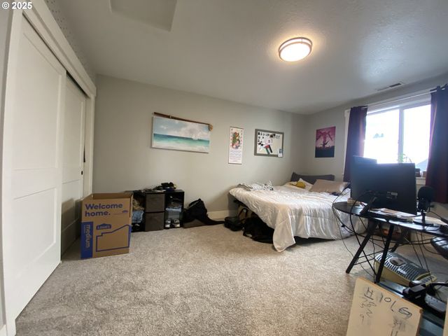 1624 YORK BUTTE Ave, Salem, OR 97306