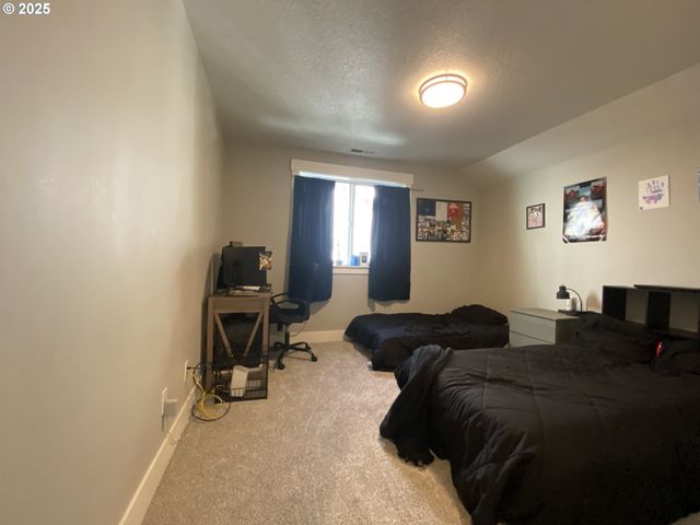 1624 YORK BUTTE Ave, Salem, OR 97306