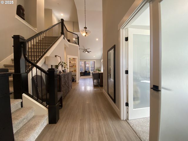 1624 YORK BUTTE Ave, Salem, OR 97306