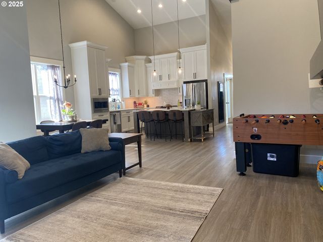 1624 YORK BUTTE Ave, Salem, OR 97306