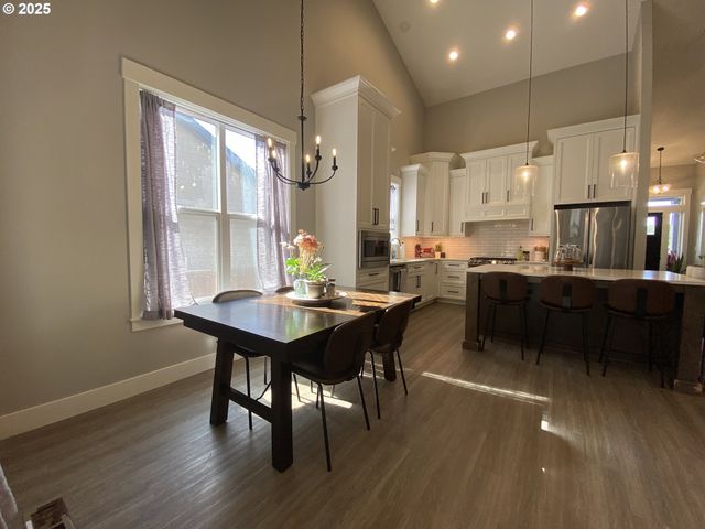 1624 YORK BUTTE Ave, Salem, OR 97306