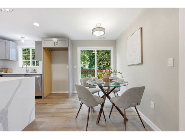 1740 Se RIVER FOREST Rd, Milwaukie, OR 97267