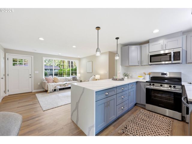 1740 Se RIVER FOREST Rd, Milwaukie, OR 97267