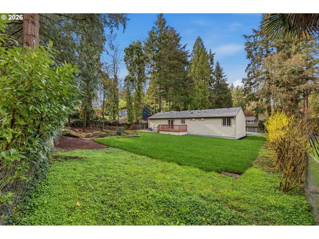 1740 Se RIVER FOREST Rd, Milwaukie, OR 97267