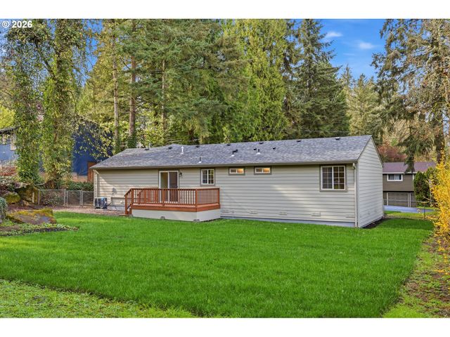 1740 Se RIVER FOREST Rd, Milwaukie, OR 97267