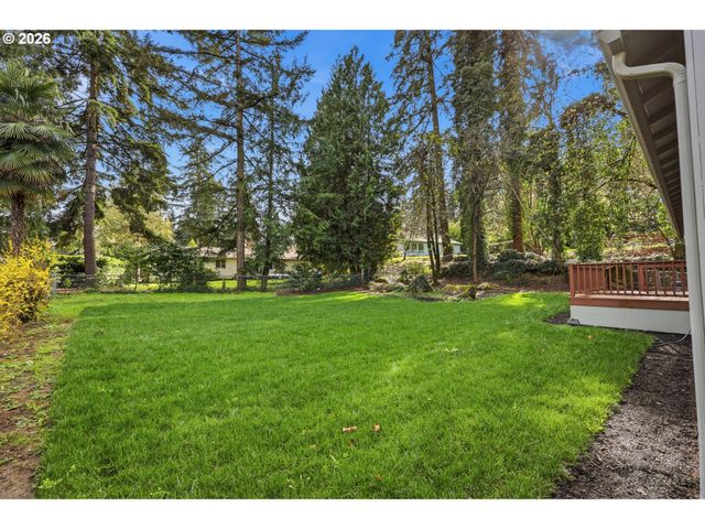 1740 Se RIVER FOREST Rd, Milwaukie, OR 97267