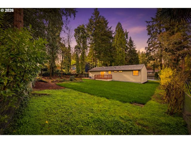 1740 Se RIVER FOREST Rd, Milwaukie, OR 97267