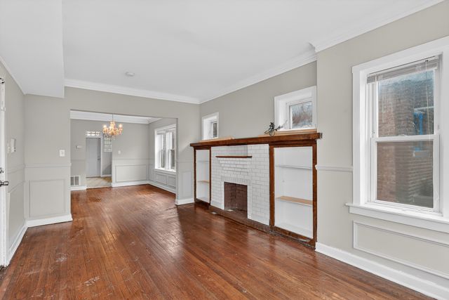8005 S Blackstone Avenue, Chicago, IL 60619
