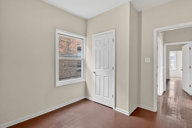 8005 S Blackstone Avenue, Chicago, IL 60619