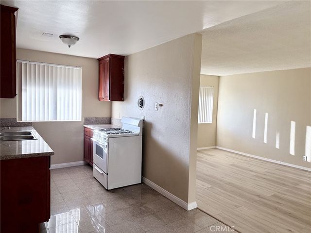 4830 Canoga Street H, Montclair, CA 91763