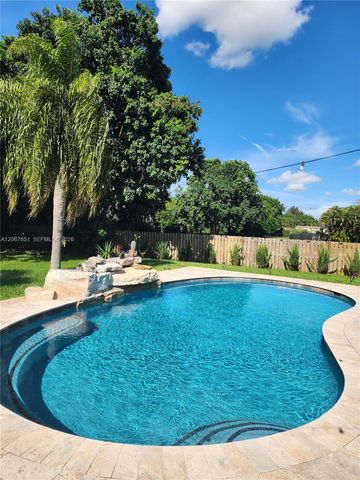 18611 SW 61st Court, Southwest Ranches, FL 33332