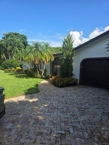 18611 SW 61st Court, Southwest Ranches, FL 33332