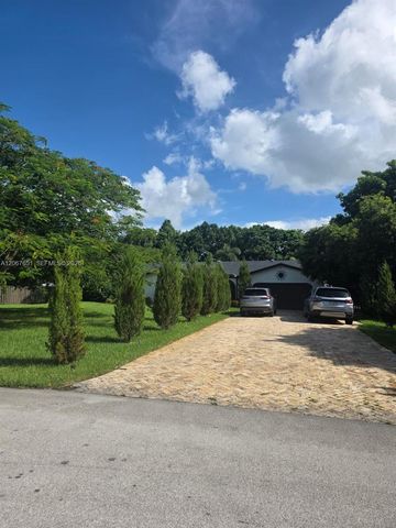 18611 SW 61st Court, Southwest Ranches, FL 33332