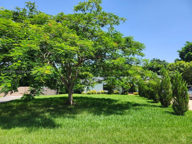 18611 SW 61st Court, Southwest Ranches, FL 33332