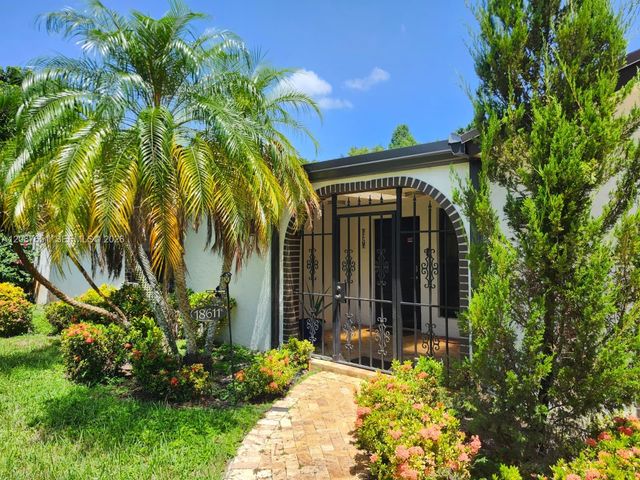 18611 SW 61st Court, Southwest Ranches, FL 33332