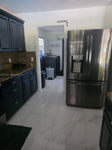 18611 SW 61st Court, Southwest Ranches, FL 33332
