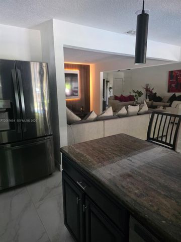 18611 SW 61st Court, Southwest Ranches, FL 33332