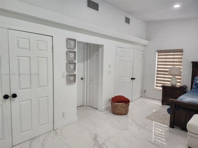18611 SW 61st Court, Southwest Ranches, FL 33332