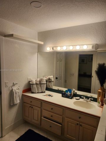 18611 SW 61st Court, Southwest Ranches, FL 33332
