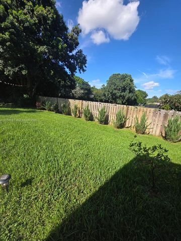 18611 SW 61st Court, Southwest Ranches, FL 33332