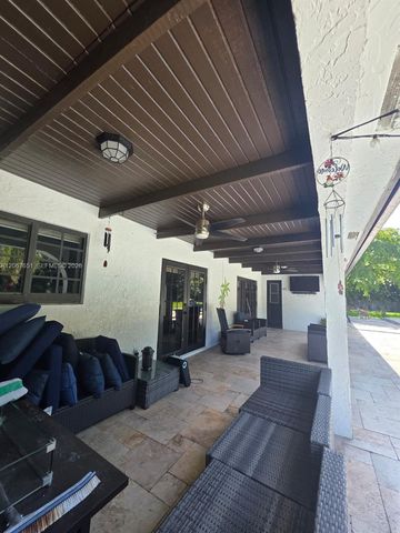 18611 SW 61st Court, Southwest Ranches, FL 33332
