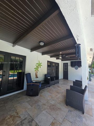 18611 SW 61st Court, Southwest Ranches, FL 33332