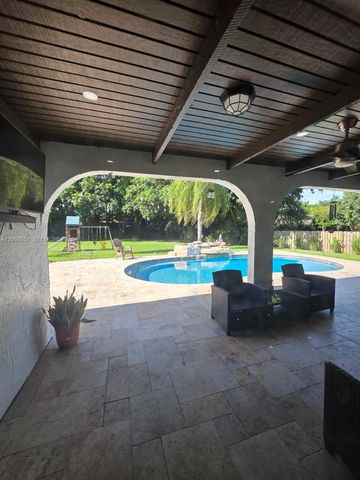 18611 SW 61st Court, Southwest Ranches, FL 33332