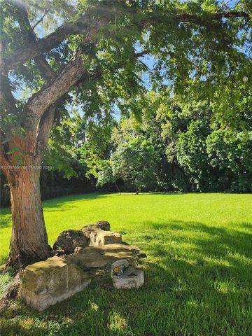 18611 SW 61st Court, Southwest Ranches, FL 33332
