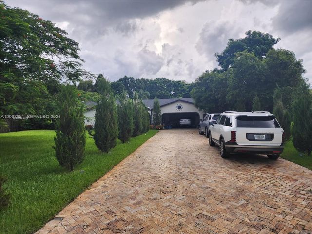 18611 SW 61st Court, Southwest Ranches, FL 33332