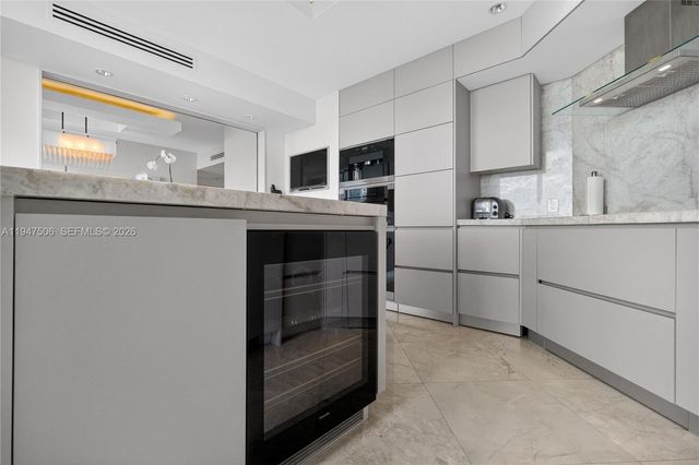 1331 Brickell Bay Dr 3811, Miami, FL 33131