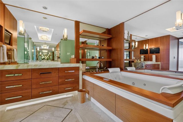 1331 Brickell Bay Dr 3811, Miami, FL 33131