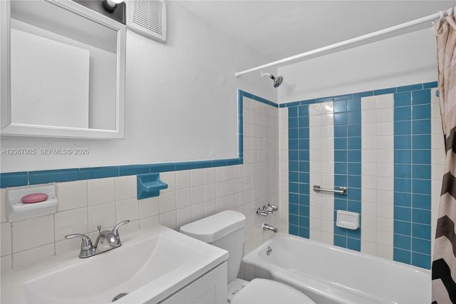 1600 S Le Jeune Road 14, Coral Gables, FL 33134