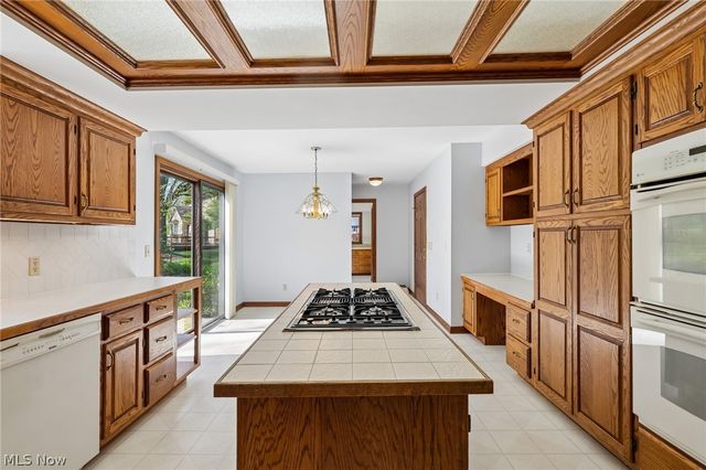 2221 Olde Farm Lane, Hudson, OH 44236