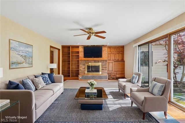 2221 Olde Farm Lane, Hudson, OH 44236