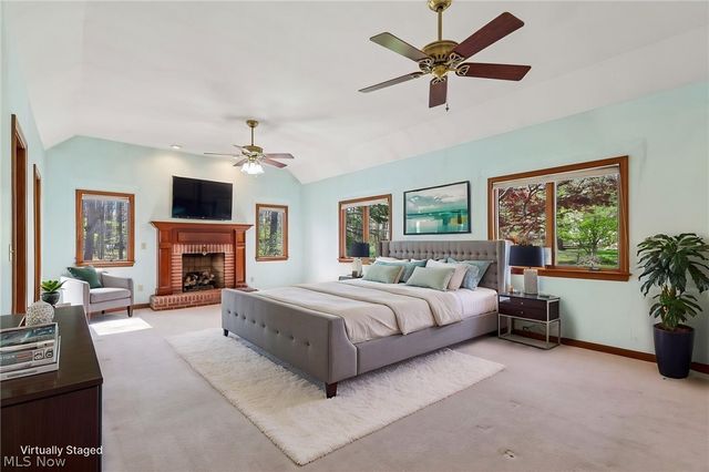 2221 Olde Farm Lane, Hudson, OH 44236