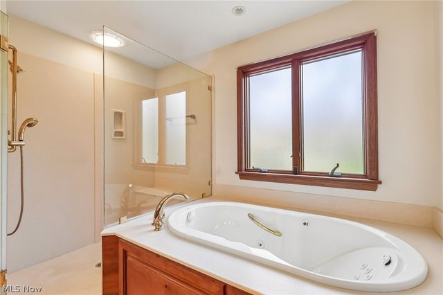 2221 Olde Farm Lane, Hudson, OH 44236