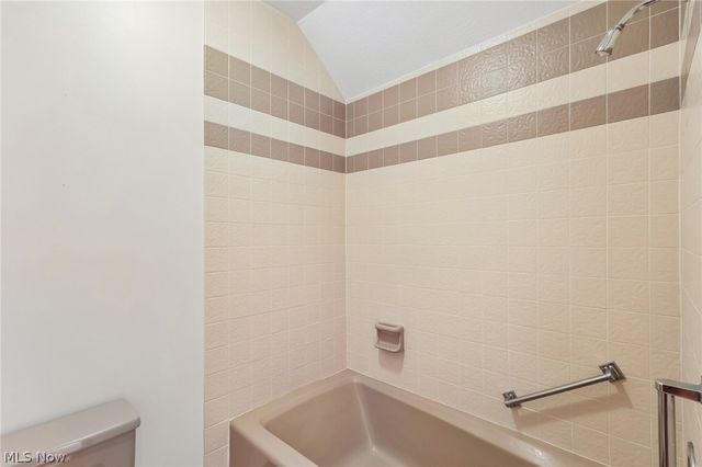 2221 Olde Farm Lane, Hudson, OH 44236