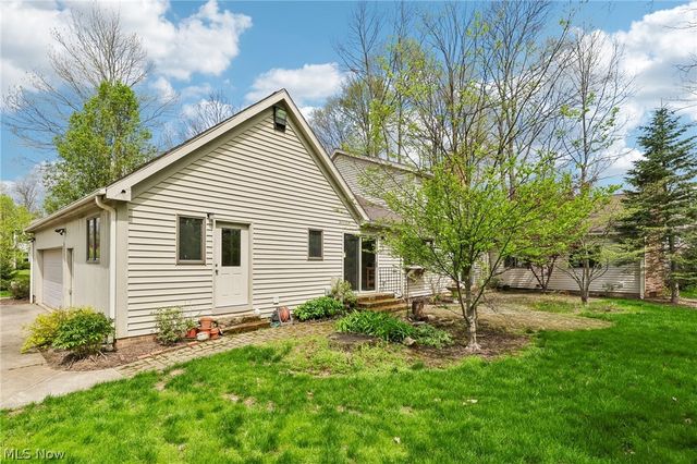 2221 Olde Farm Lane, Hudson, OH 44236