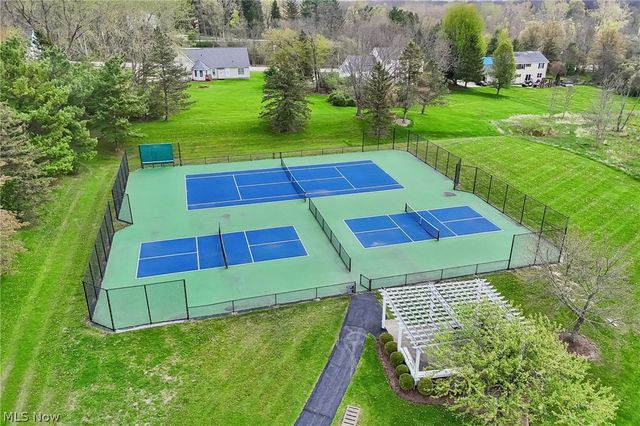 2221 Olde Farm Lane, Hudson, OH 44236