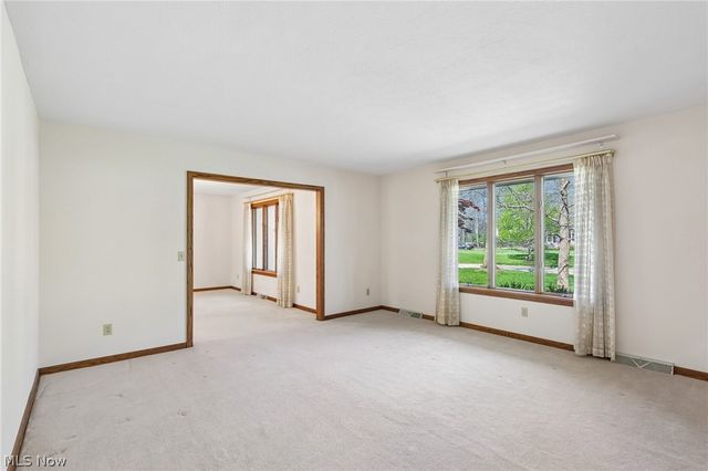 2221 Olde Farm Lane, Hudson, OH 44236