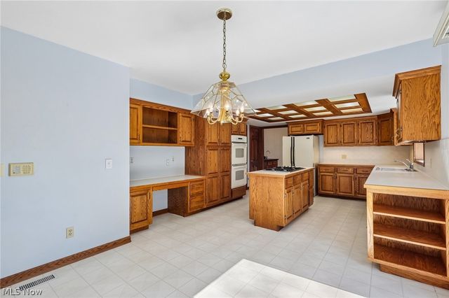 2221 Olde Farm Lane, Hudson, OH 44236