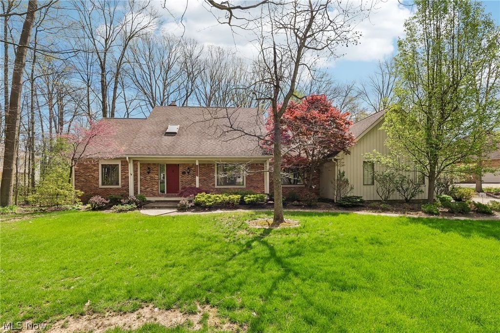 2221 Olde Farm Lane, Hudson, OH 44236