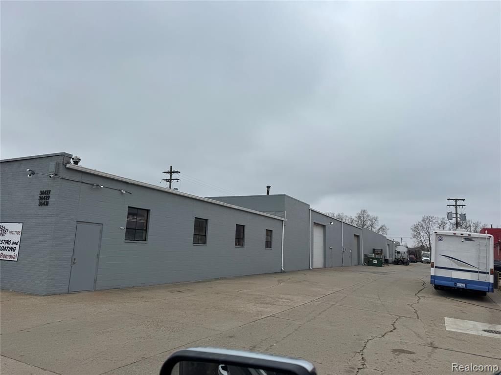 36431 Groesbeck Ave, Clinton Township, MI 48035