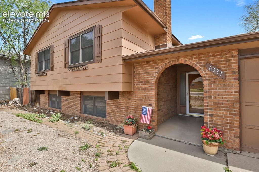 6037 Copper Mountain Drive, Colorado Springs, CO 80918 — photo 2