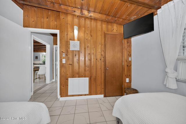 105 NE 3rd Street, Oak Island, NC 28465