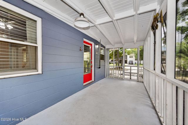 105 NE 3rd Street, Oak Island, NC 28465