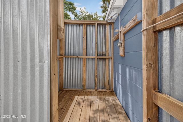 105 NE 3rd Street, Oak Island, NC 28465